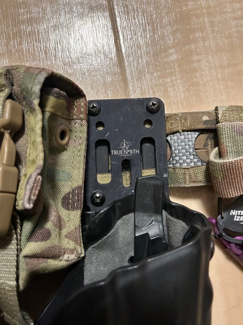 実物装備 タクティカルベルト Ferro Conceptsベース