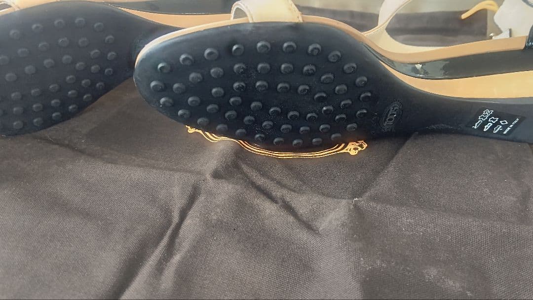 ゆうさま専用　TOD'S サンダル　サイズ37　ベージュとブラックのコンビ