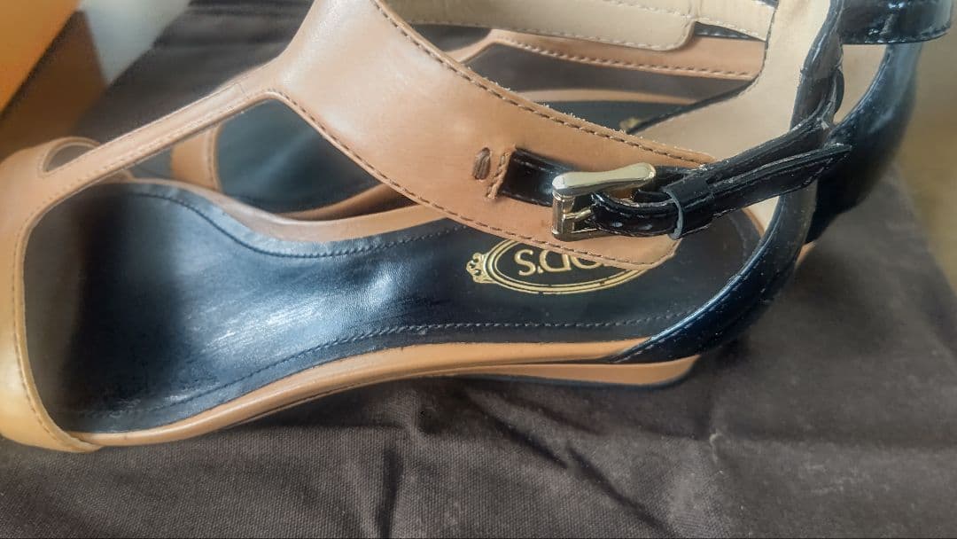 ゆうさま専用　TOD'S サンダル　サイズ37　ベージュとブラックのコンビ