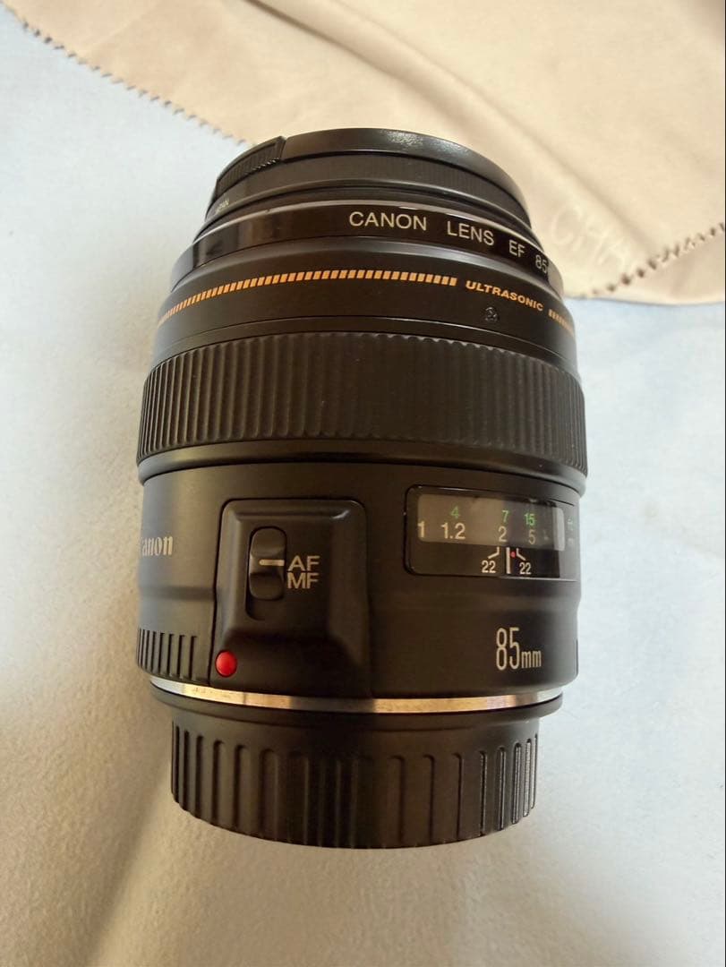 Canon EF85mm F1.8 USM｜極上美品｜微小チリのみ