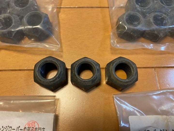 ランドローバー　ディフェンダー　鉄　ホイールナット　一台分　スペアタイヤも