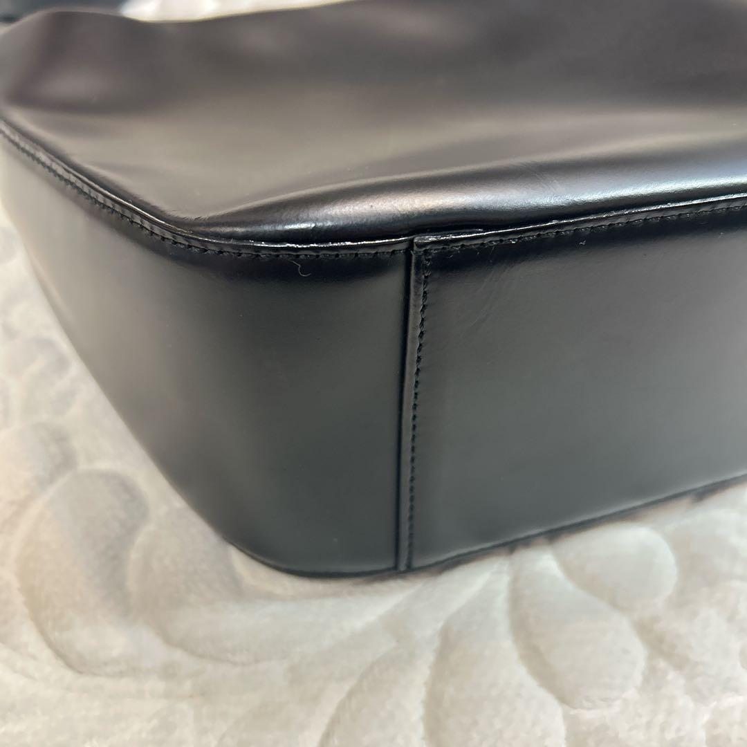 バーバリー　ショルダーバッグ　ノバチェック　肩がけ　レザー　キャンバス　ブラック