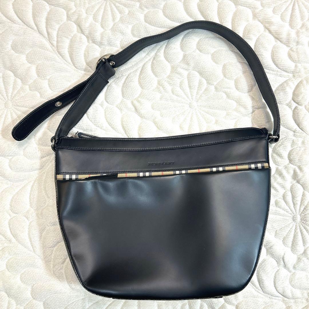 バーバリー　ショルダーバッグ　ノバチェック　肩がけ　レザー　キャンバス　ブラック