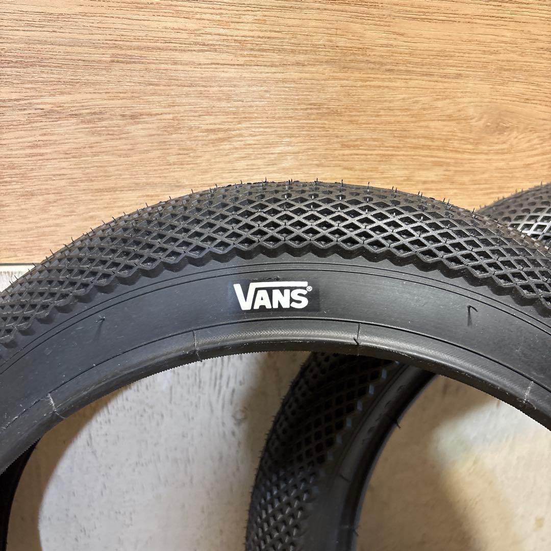 VANS x CULT TIRE BMX タイヤ 16” x 2.3” ブラック