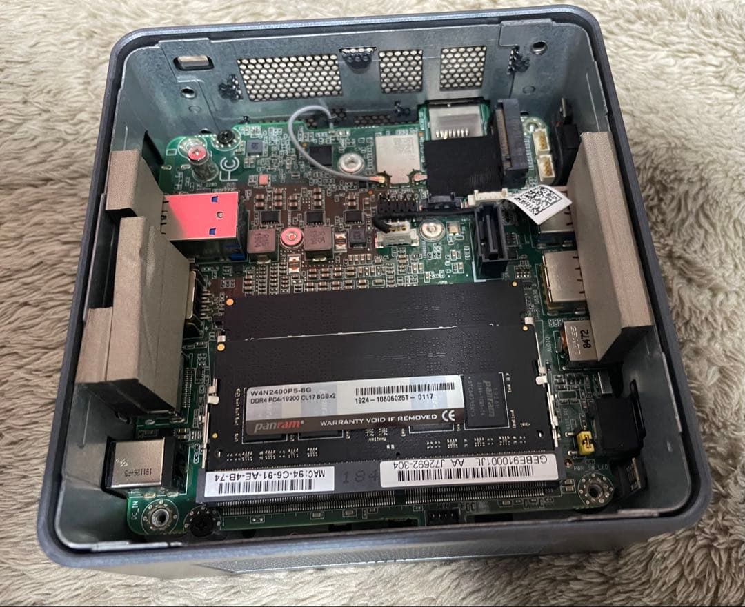 ミニPC Intel NUC 8 (NUC8i5BEH)