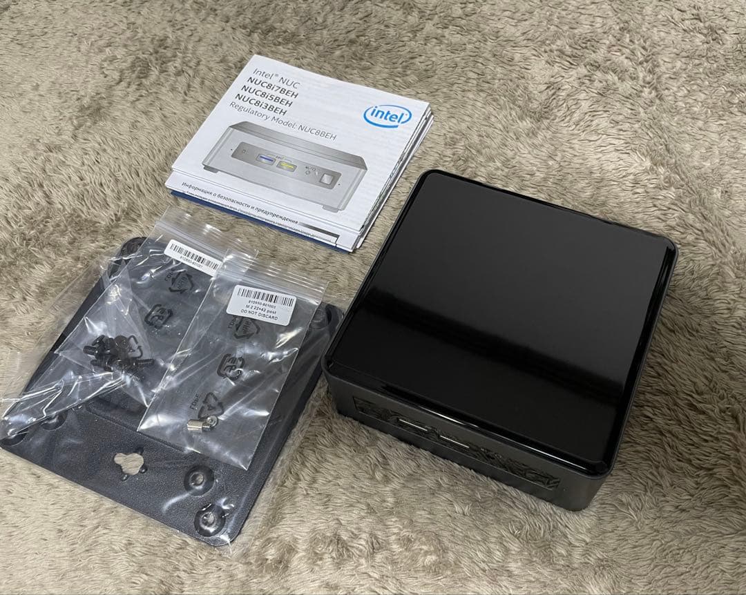 ミニPC Intel NUC 8 (NUC8i5BEH)