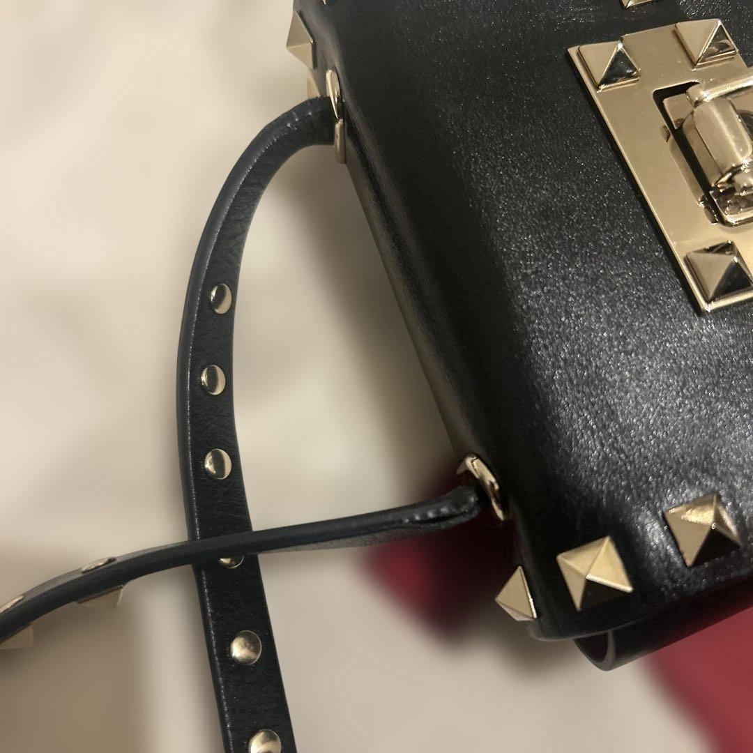 VALENTINOスタッズショルダーバック