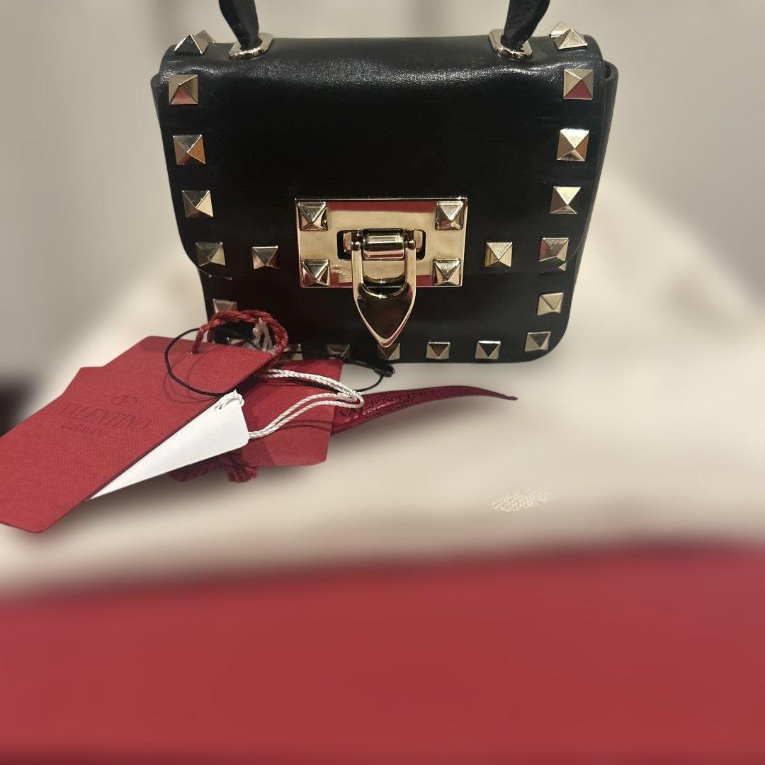 VALENTINOスタッズショルダーバック