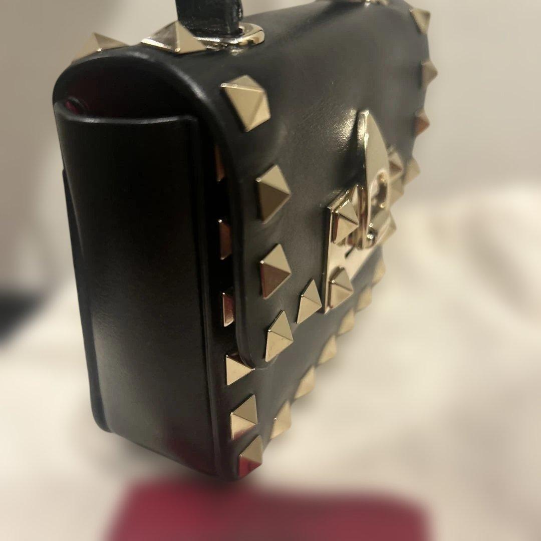 VALENTINOスタッズショルダーバック