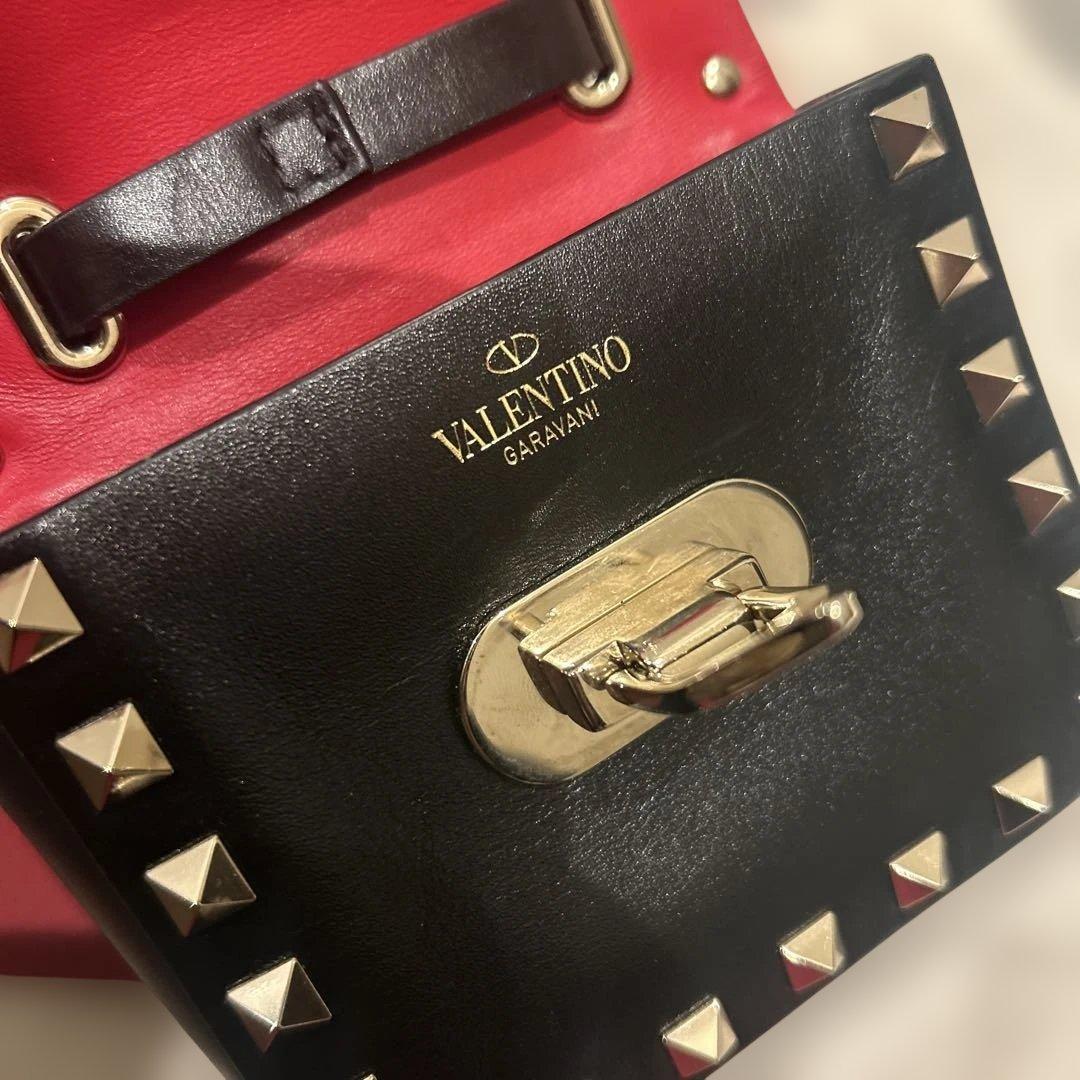 VALENTINOスタッズショルダーバック