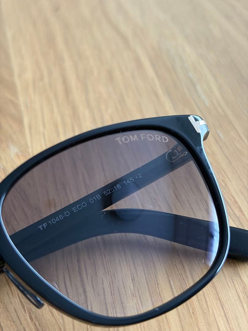 トムフォード サングラス FT1048-D/S 01B 52 TOM FORD