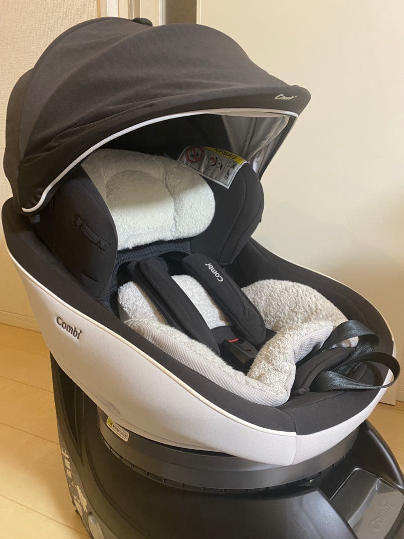 【美品】Combi ホワイトレーベルクルムーヴ スマート ISOFIX