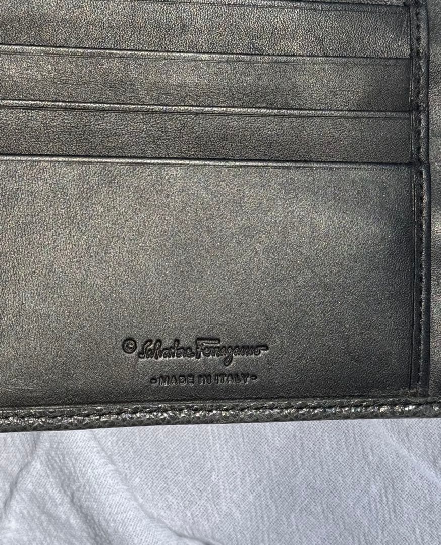 Ferragamo フェラガモ 二つ折り 財布 ブラック レザー 箱付き