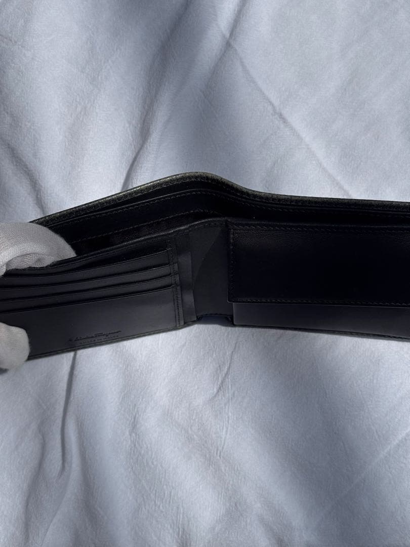 Ferragamo フェラガモ 二つ折り 財布 ブラック レザー 箱付き