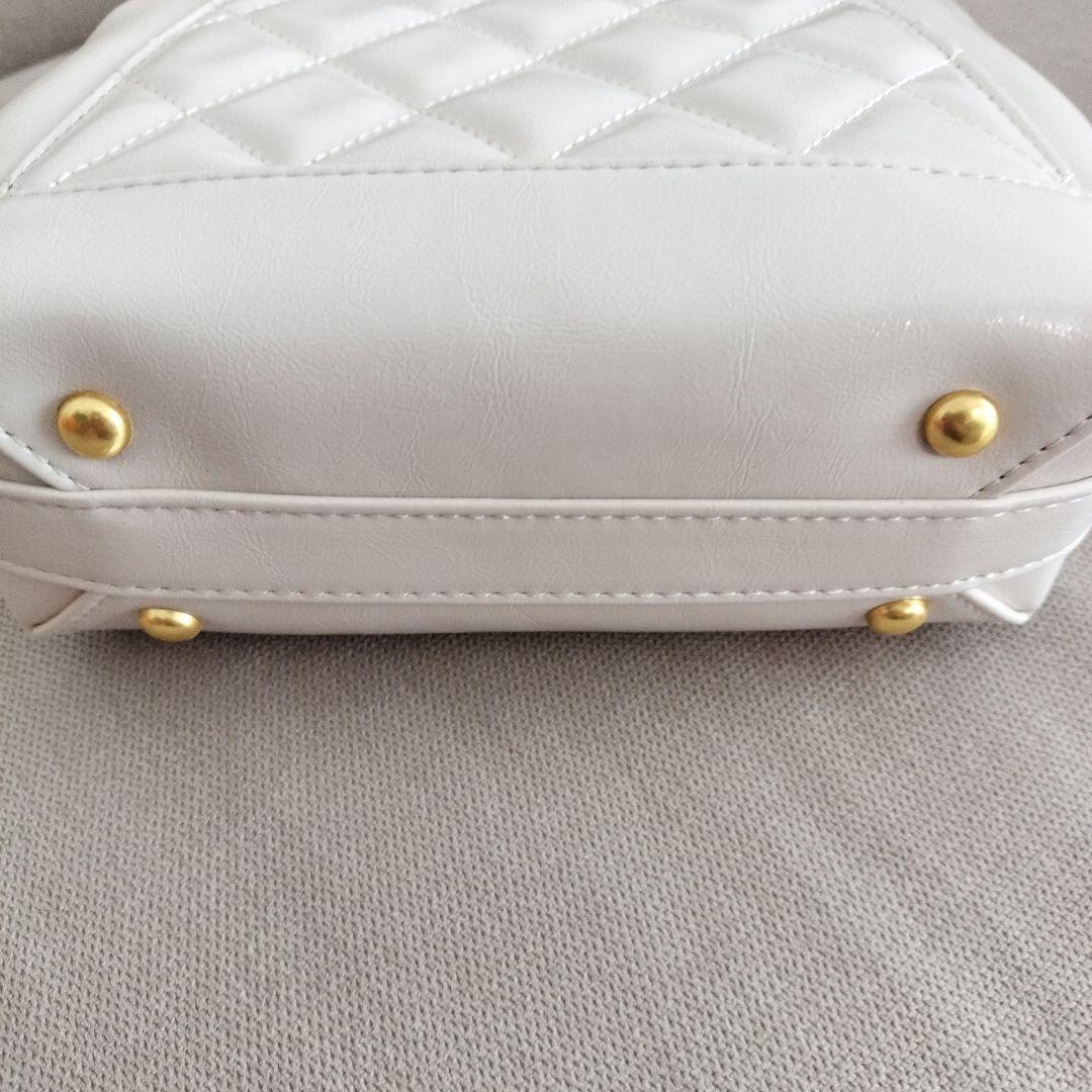 CHANEL 　キルティングミニバッグ