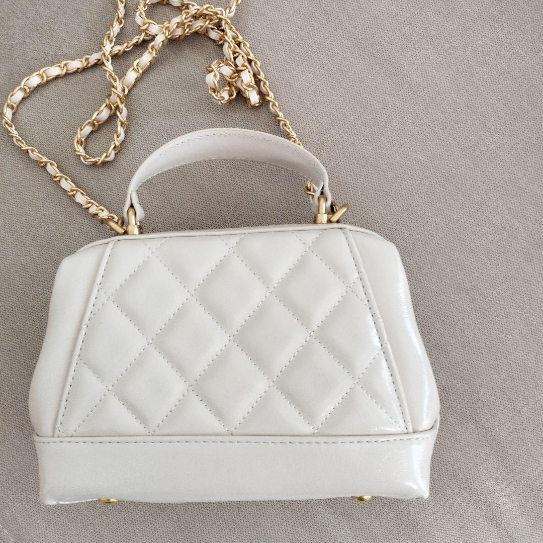 CHANEL 　キルティングミニバッグ