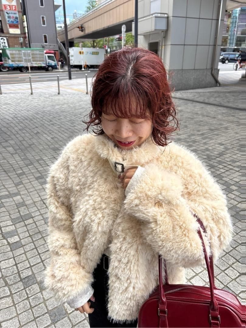 入手困難 新品未使用 Kastane カールミドルファーコート アイボリー