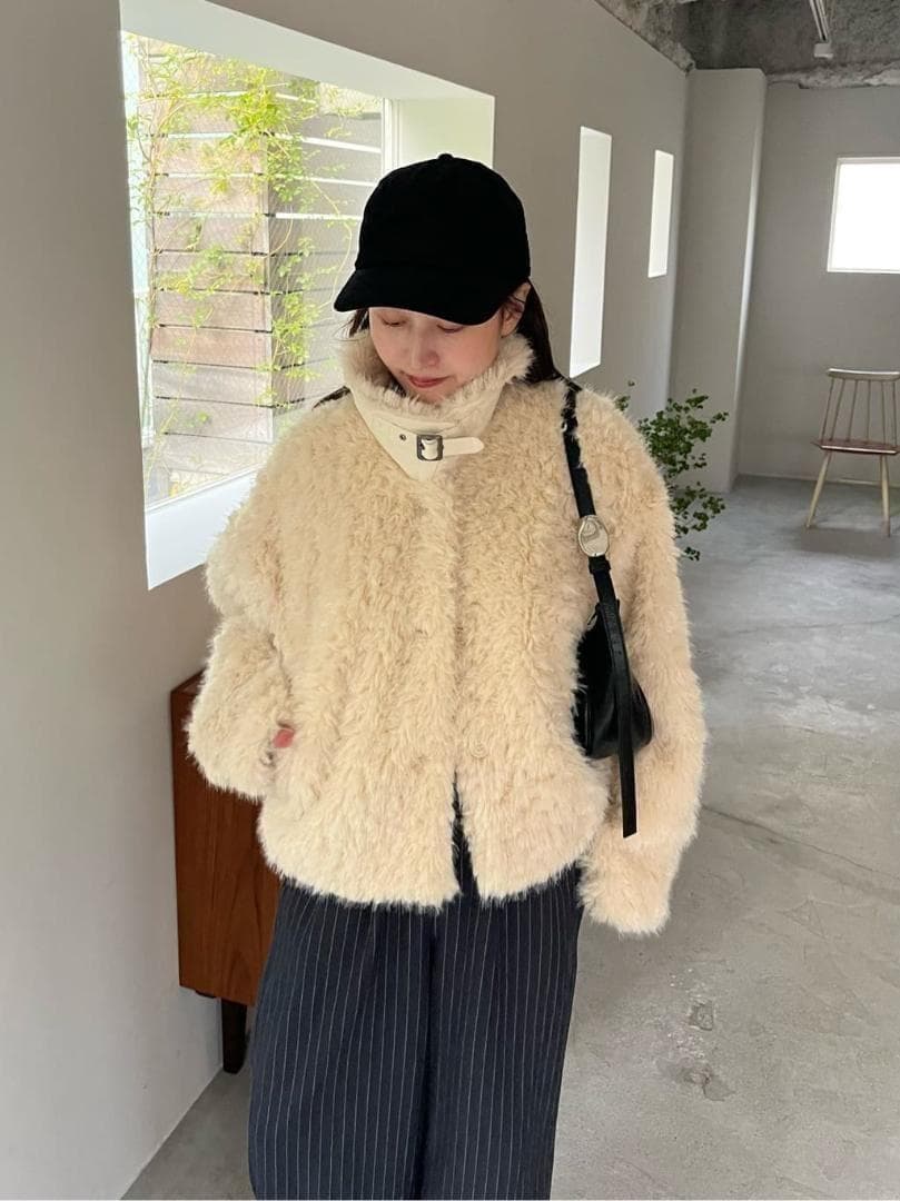 入手困難 新品未使用 Kastane カールミドルファーコート アイボリー