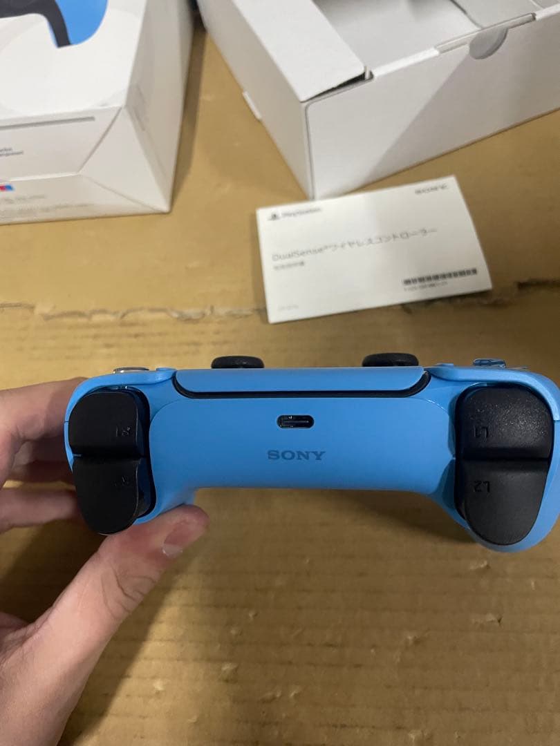 DualSenseコントローラー スターライト ブルー(CFI-ZCT1J05)