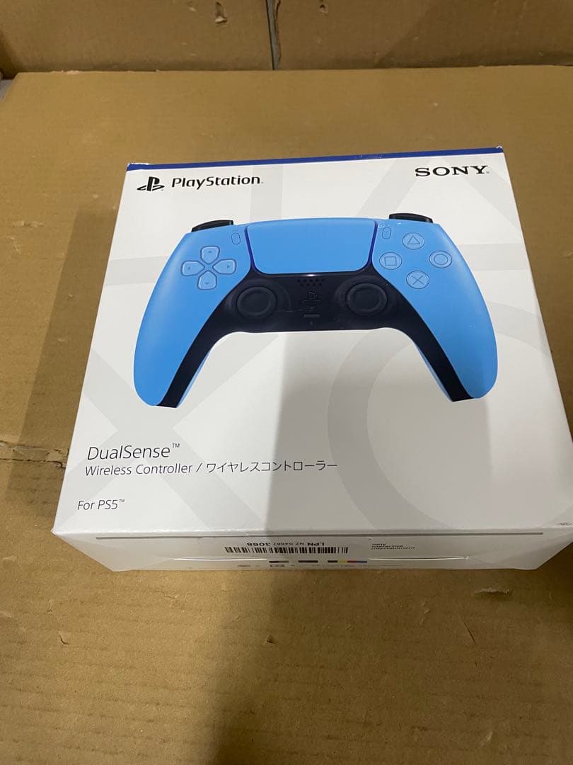 DualSenseコントローラー スターライト ブルー(CFI-ZCT1J05)