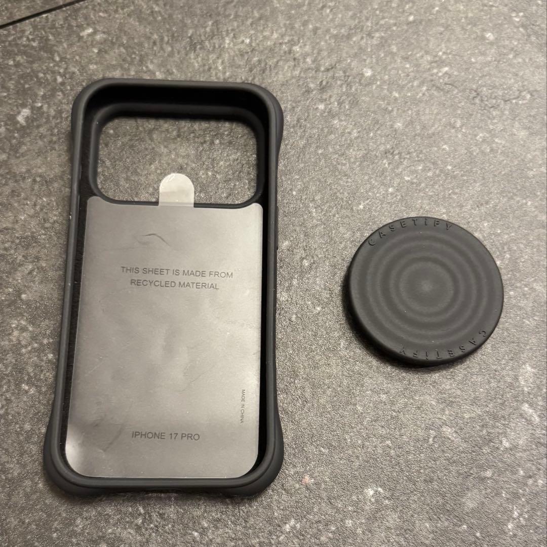 CASETiFY シリコンケース グリップスタンド　iPhone17 Pro