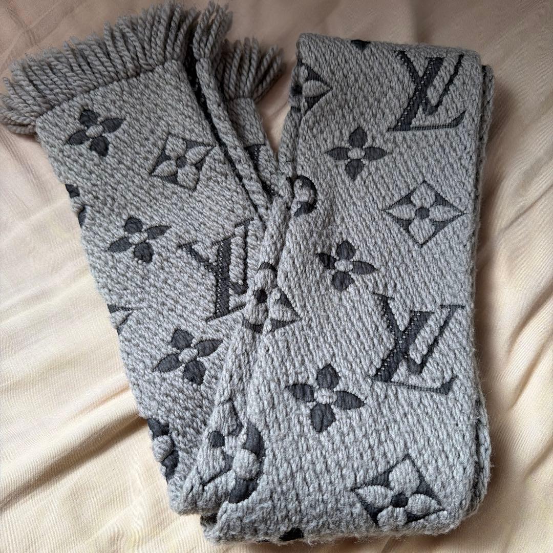 Louis Vuitton グレー マフラー　モノグラム