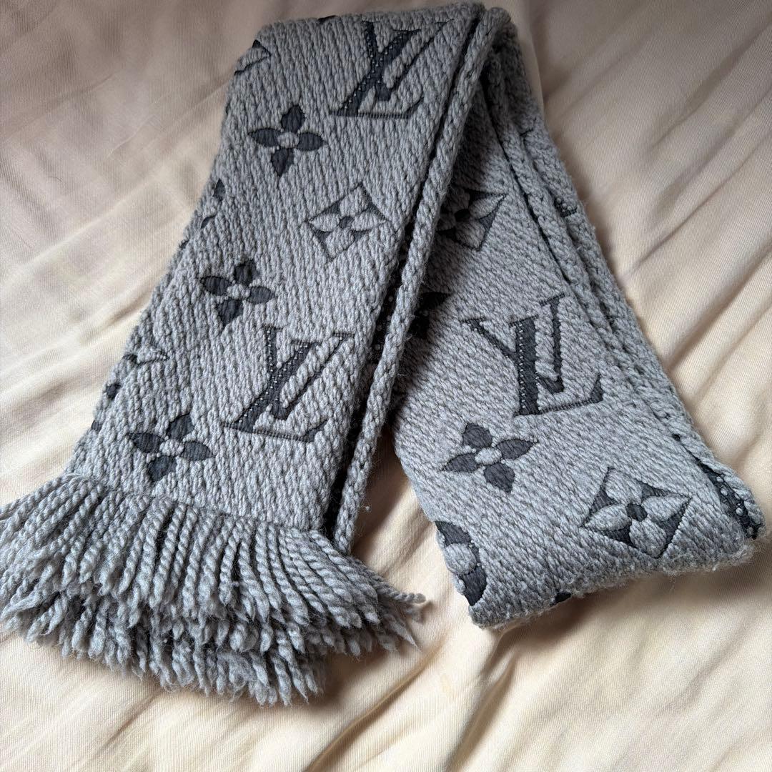 Louis Vuitton グレー マフラー　モノグラム