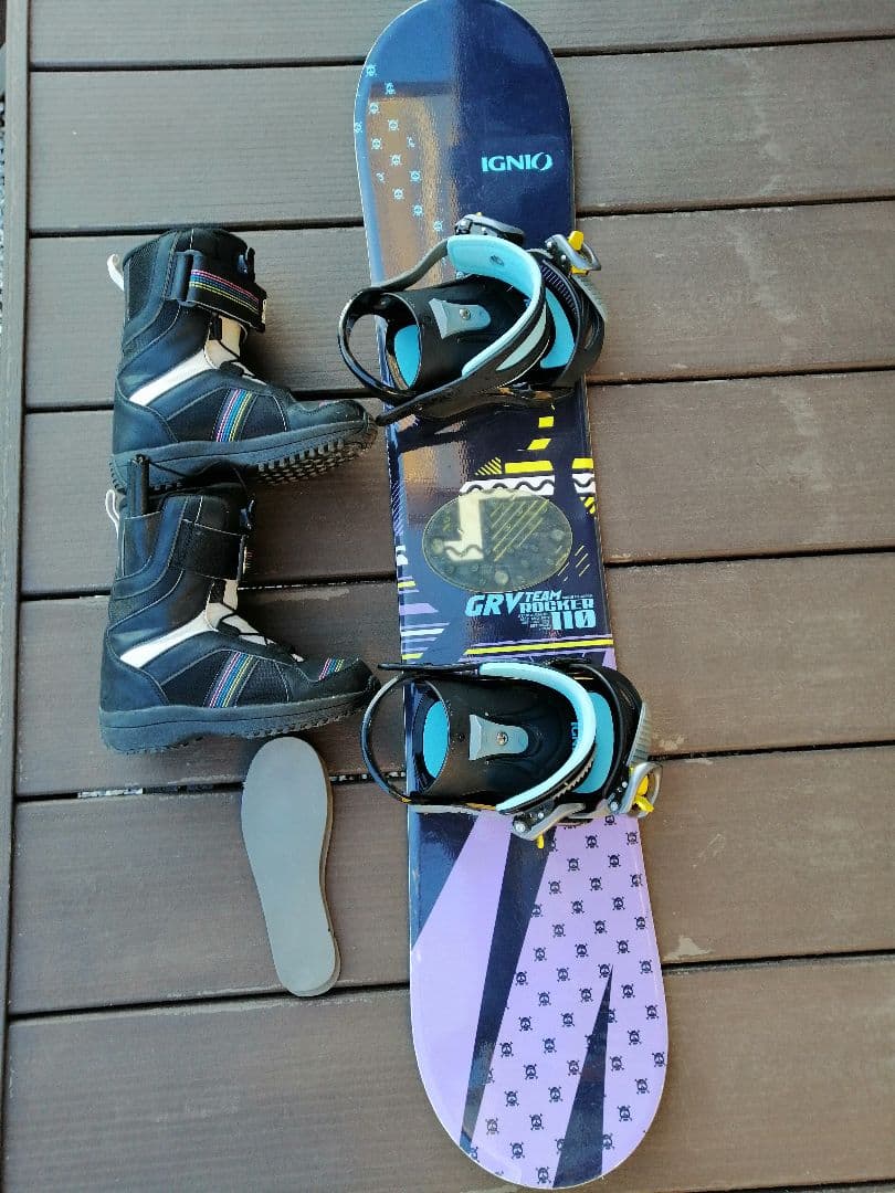 子供用 スノーボードセット ブーツ　ロッカー形状　板１１０ｃｍ　ブーツ２１ｃｍ