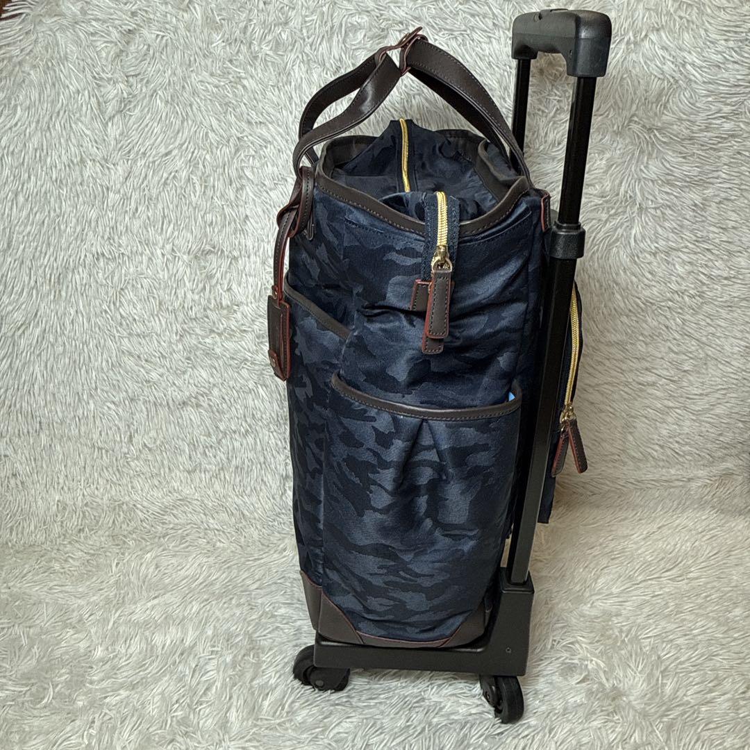 美品✨スワニー　迷彩柄　キャリーケース　車輪ストッパー付 トートバッグ 四輪