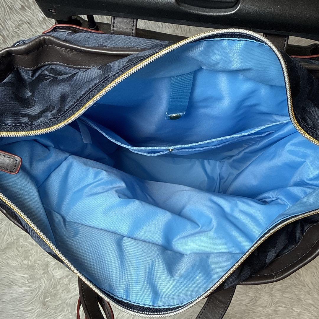 美品✨スワニー　迷彩柄　キャリーケース　車輪ストッパー付 トートバッグ 四輪