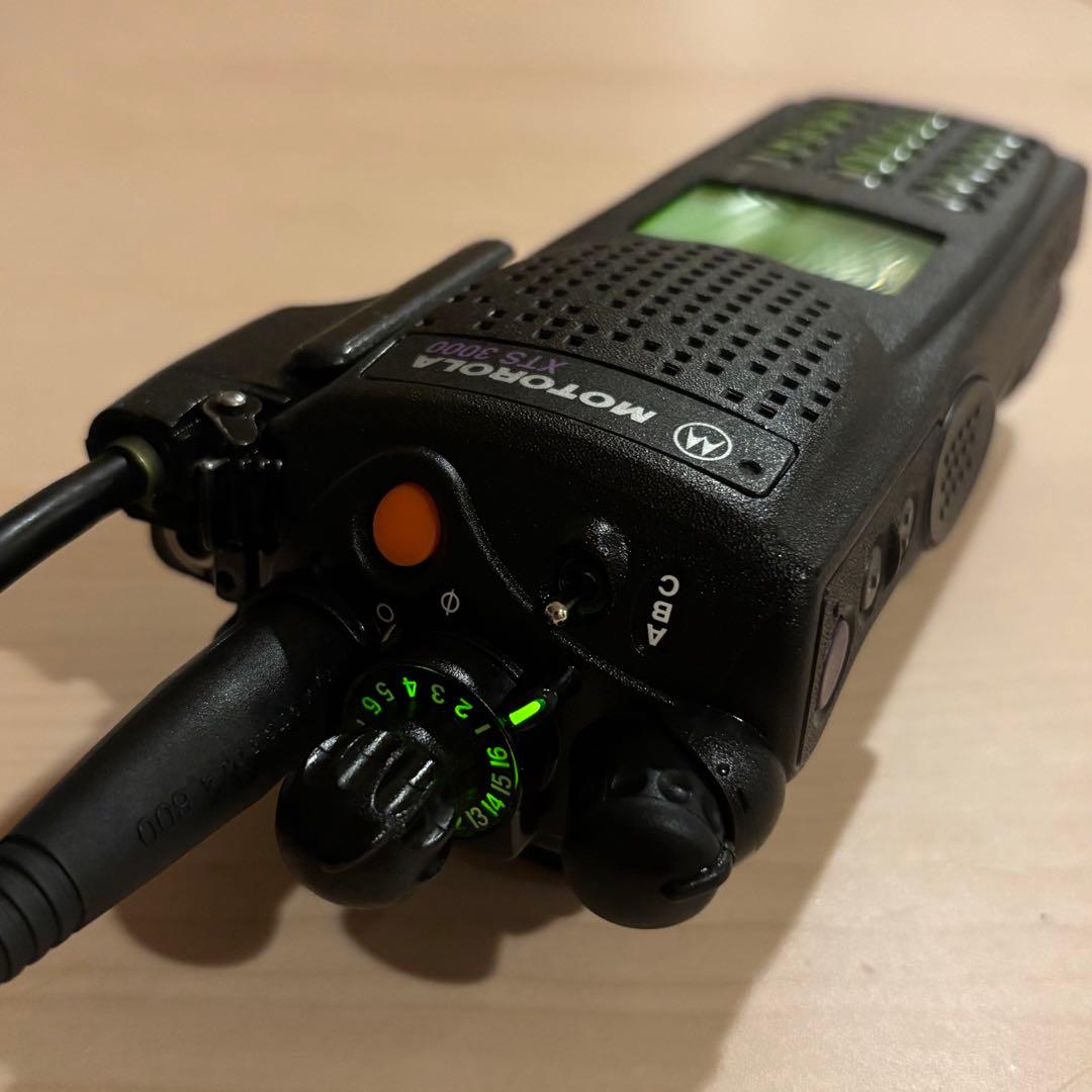 実物 放出品 MOTOROLA XTS3000 MODEL 3 モトローラ