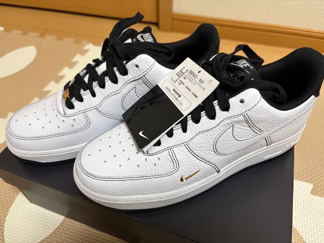 NIKE W AIR FORCE 1 ミニジュエル 24.5cm