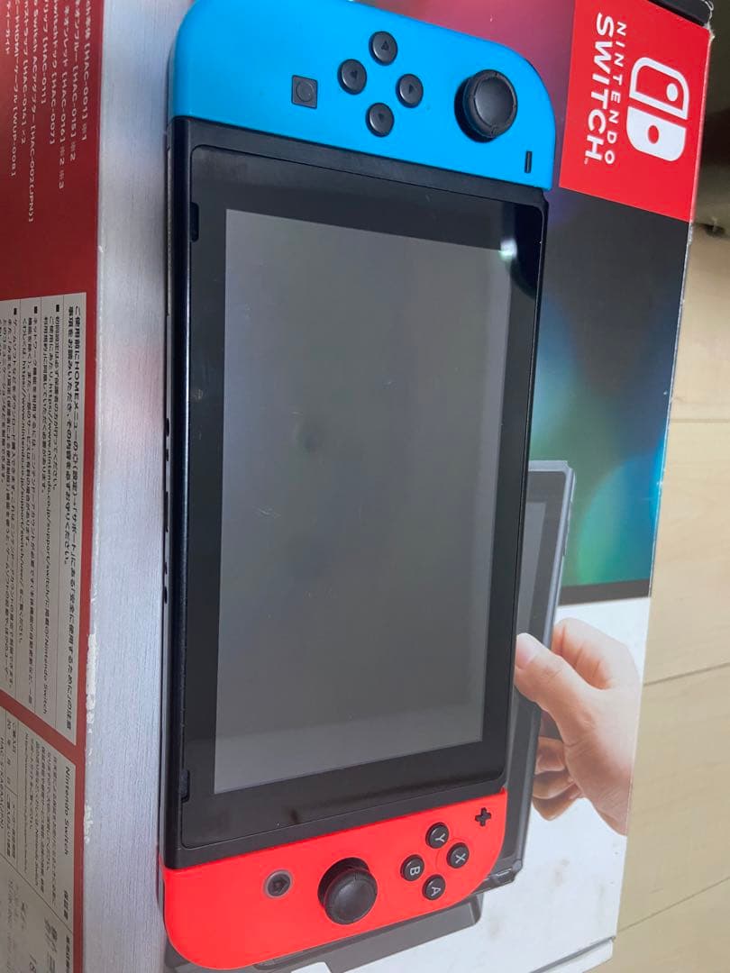 Nintendo Switch 本体　付属品あり（ストラップ、ガイドなし）