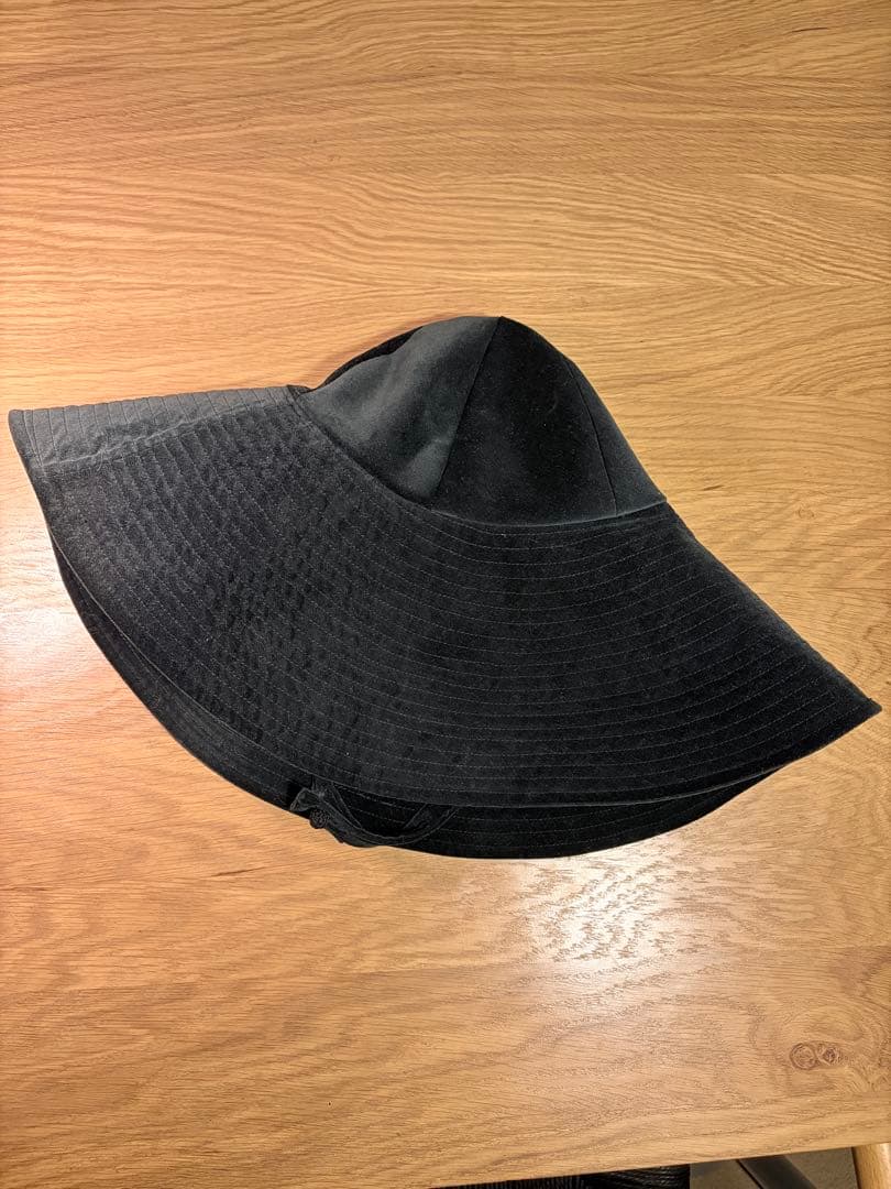 Sugri（スグリ）／黒 ベルベットフロッピーハット