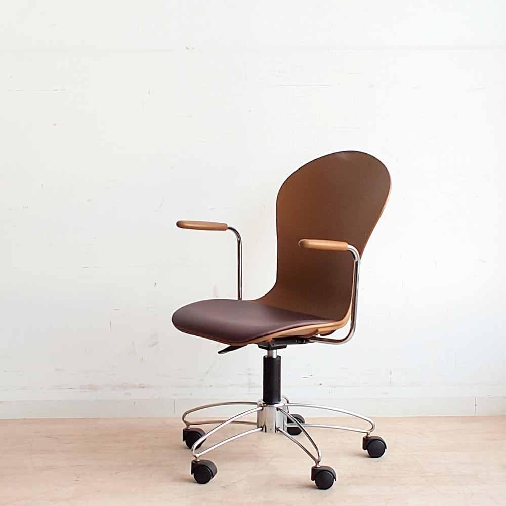 furmax デスクチェア A アーム付きワークチェア ZR24299