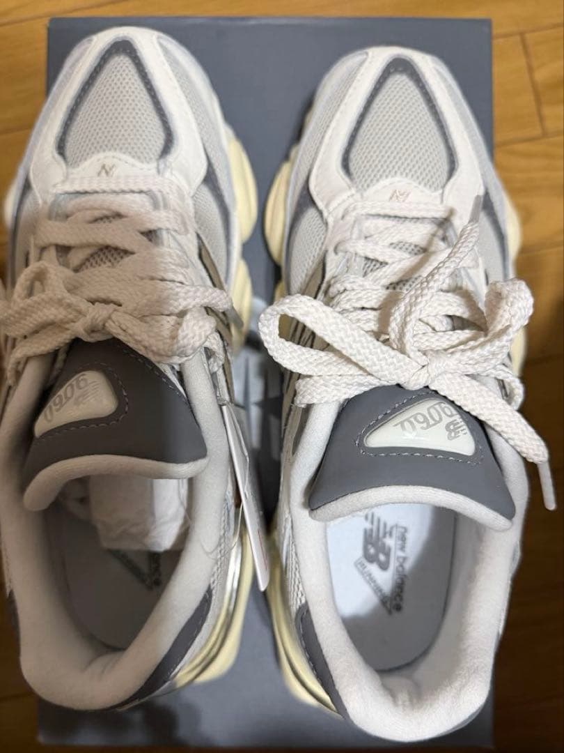 New Balance 9060 23㎝