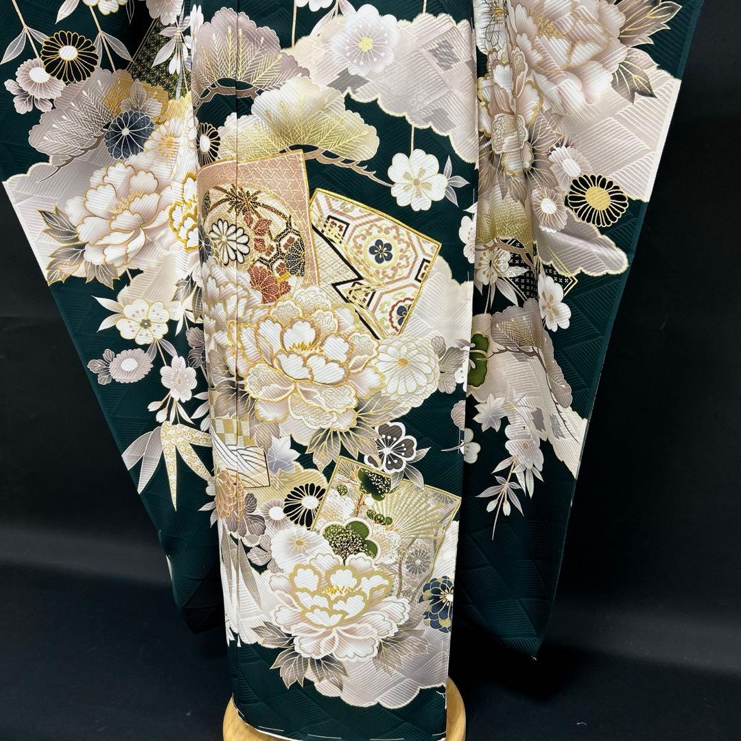 深緑色の豪華な牡丹に松竹梅の古典振袖フルセット(ガード加工・着物バック・髪飾り)