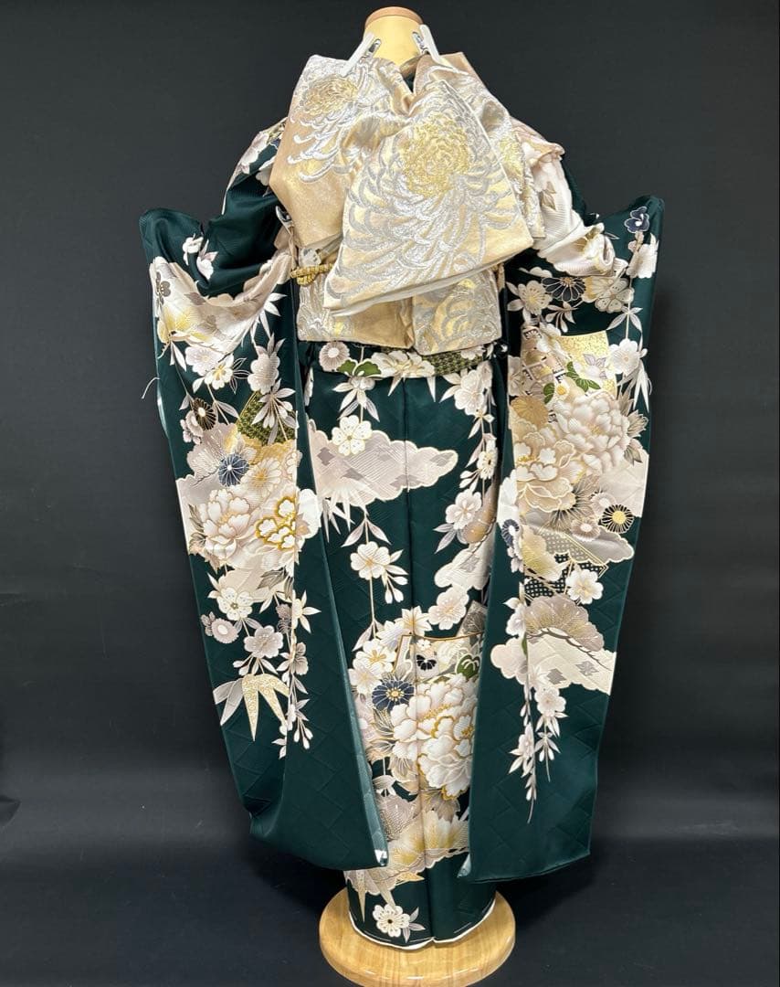 深緑色の豪華な牡丹に松竹梅の古典振袖フルセット(ガード加工・着物バック・髪飾り)