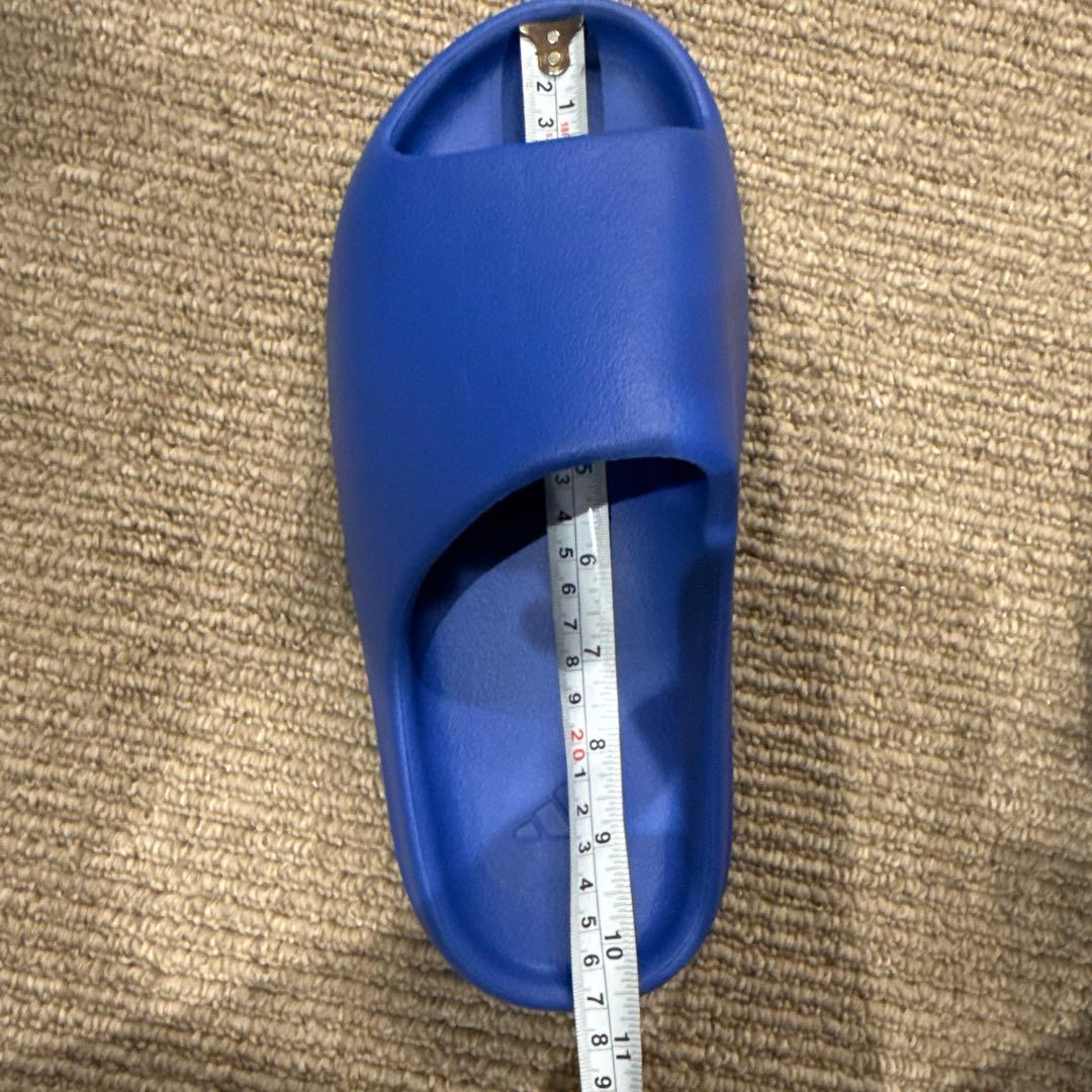 yeezy slide adidas サンダル青 イージースライド
