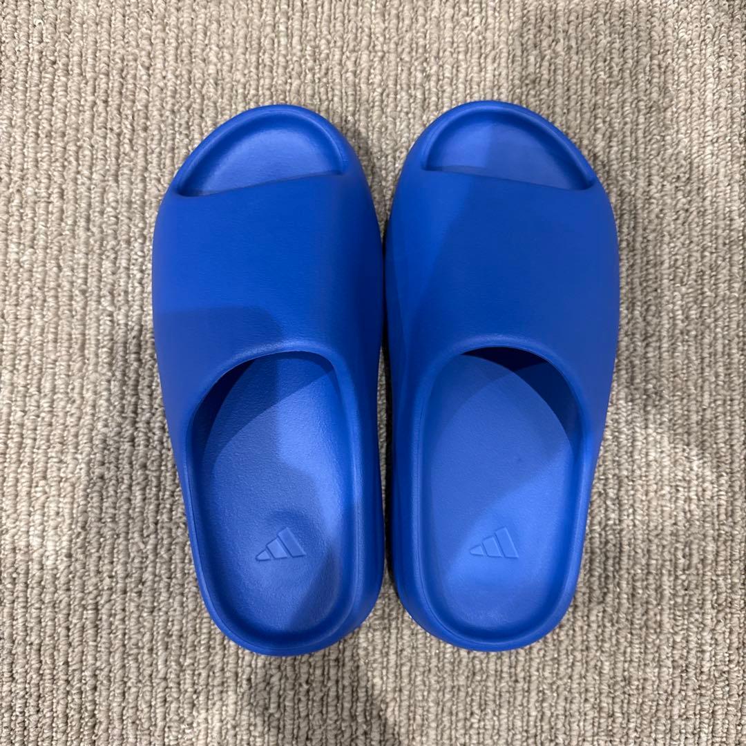 yeezy slide adidas サンダル青 イージースライド