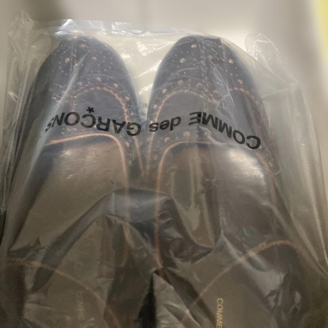 トリココムデギャルソン　メダリオンメリージェーン エナメル茶