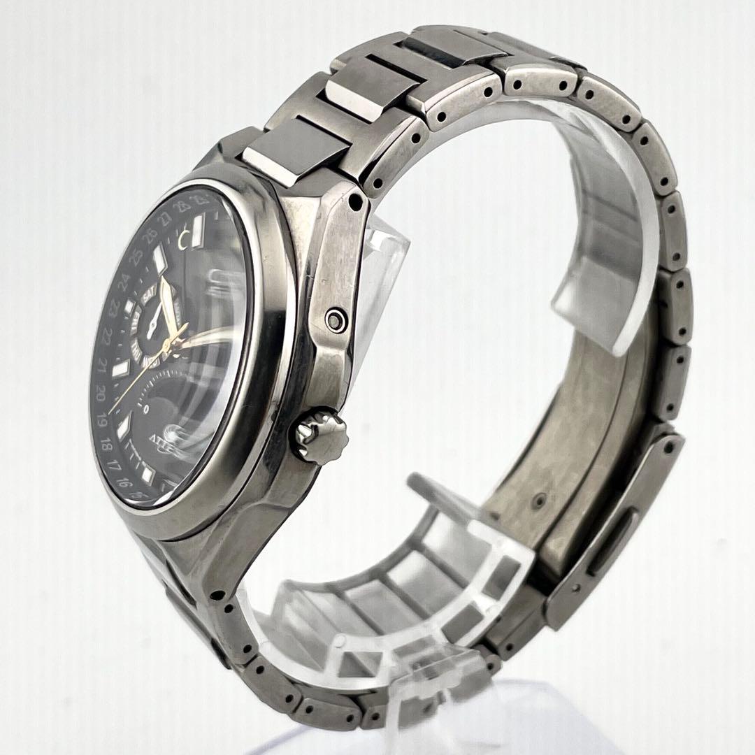 【稼働】シチズン　アテッサ　電波ソーラー　チタン　腕時計　ムーンフェイズ　メンズ