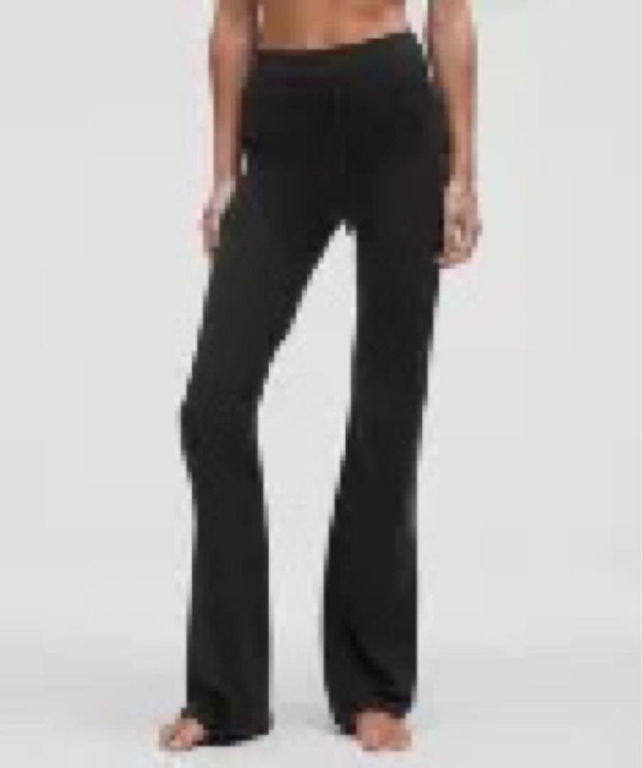 ルルレモンフレアパンツ 4