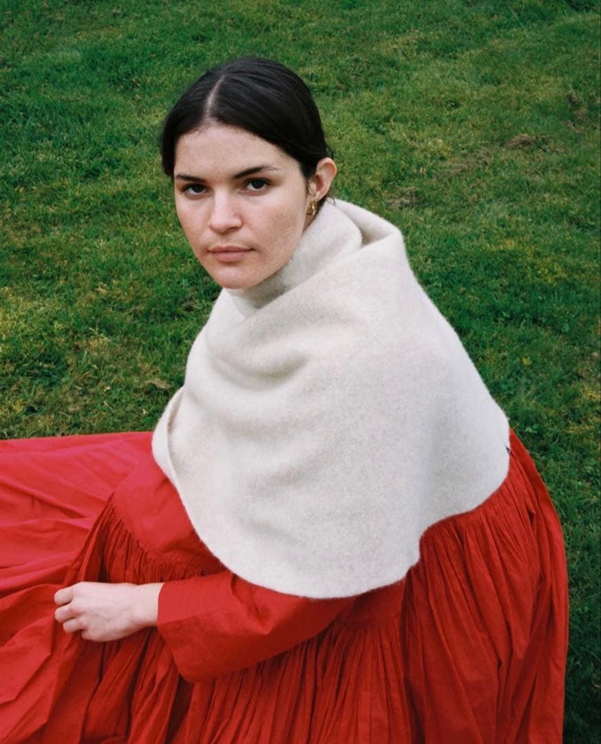 cecilie telle ハイネック　ポンチョ　オフホワイト