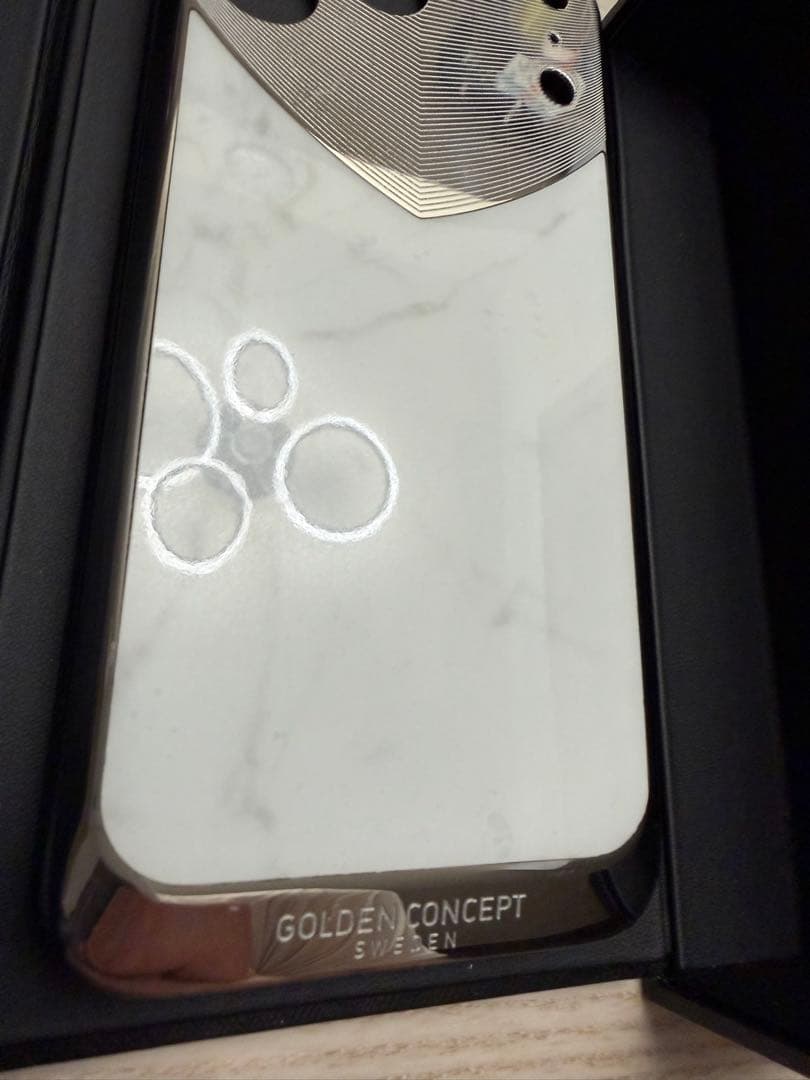 GOLDEN CONCEPT iPhone17promax用ケース