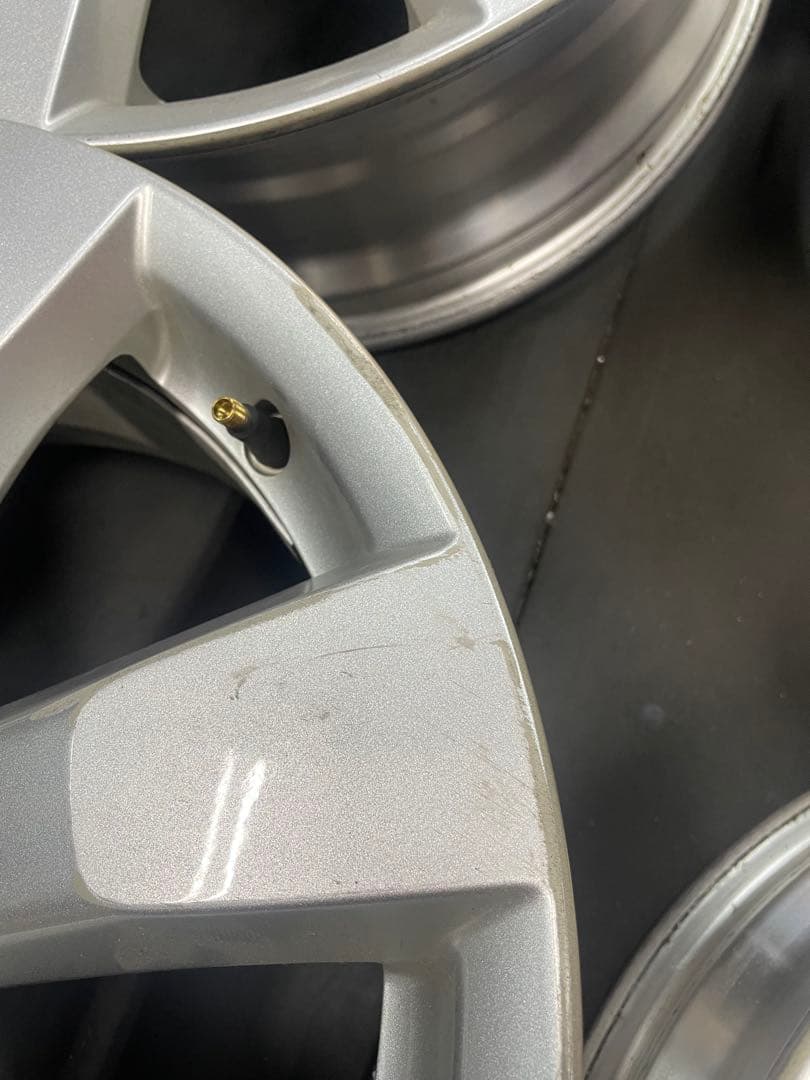 デリカd5 純正ホイール18インチ美品スタッドレス用にどうですか？