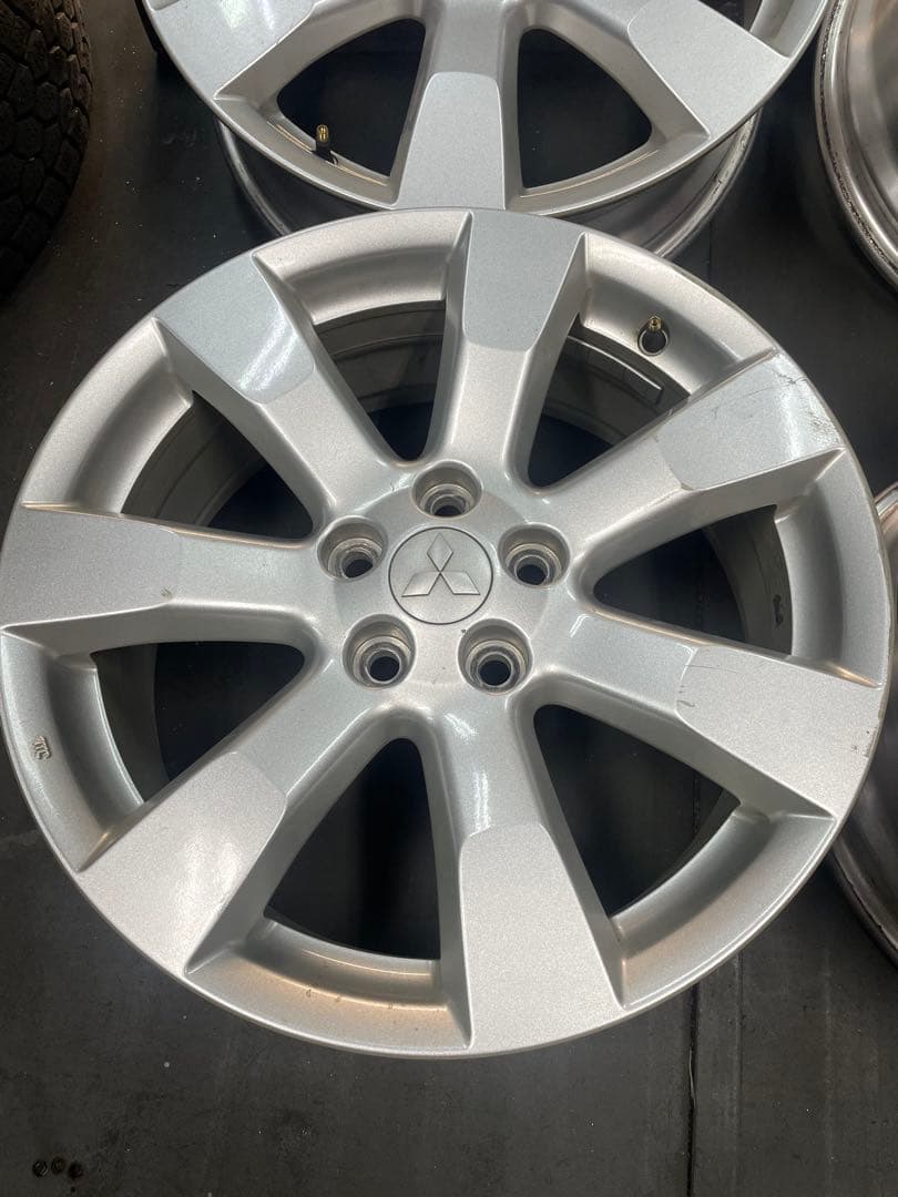 デリカd5 純正ホイール18インチ美品スタッドレス用にどうですか？