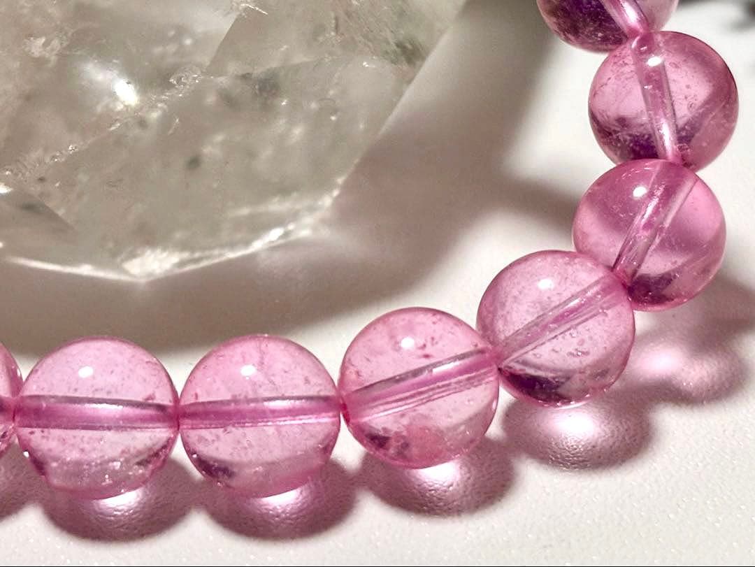 aki　大いなる幸運と愛を引き寄せるパワーストーン　タフィーピンクトパーズ