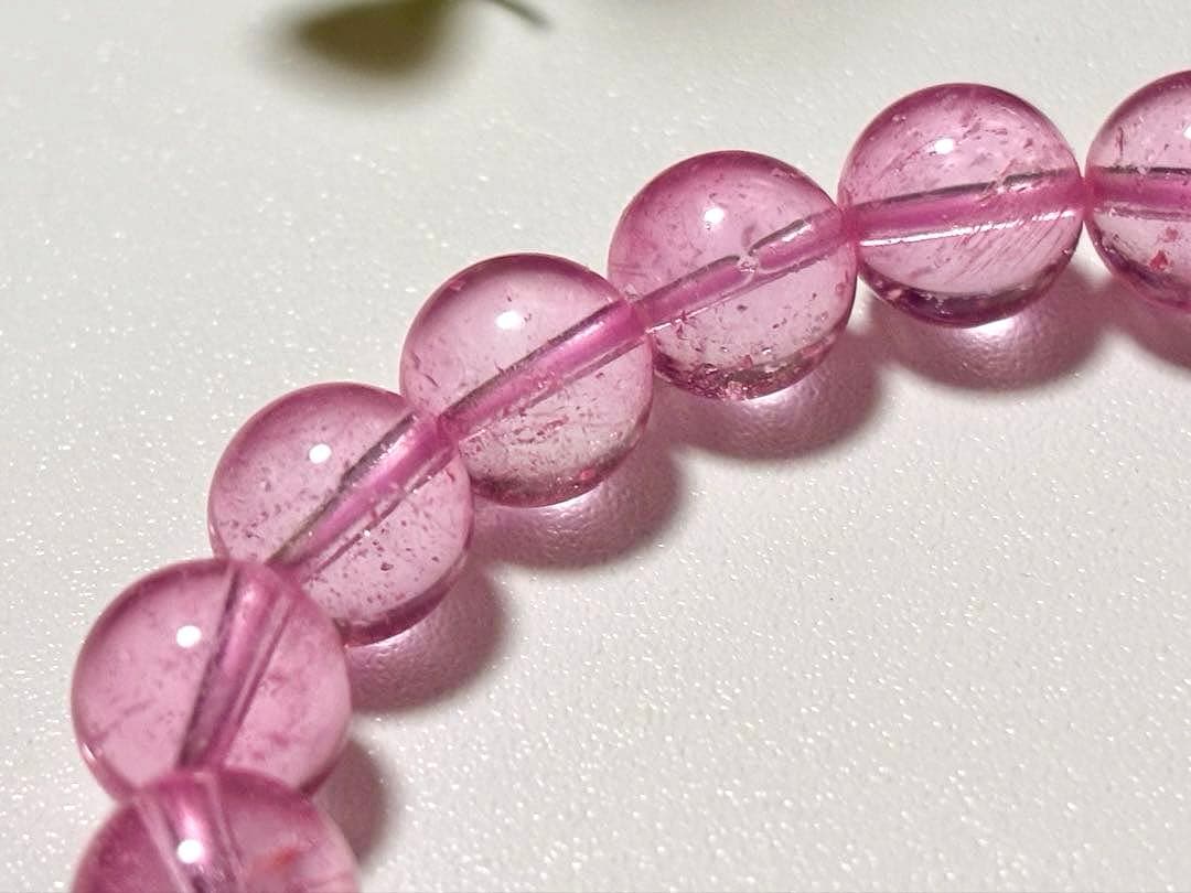 aki　大いなる幸運と愛を引き寄せるパワーストーン　タフィーピンクトパーズ