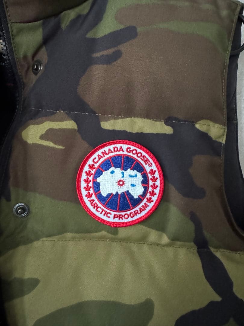 【値下げ】カナダグース ダウンベスト　迷彩　SP